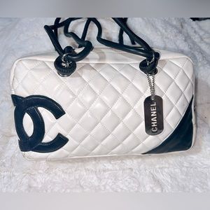 CHANEL
WHITE CALFSKIN CAMBON LIGNE BOWLER BAG